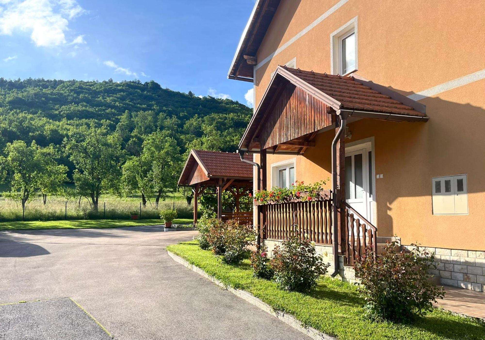 Barbara Apartment Otočac Екстериор снимка