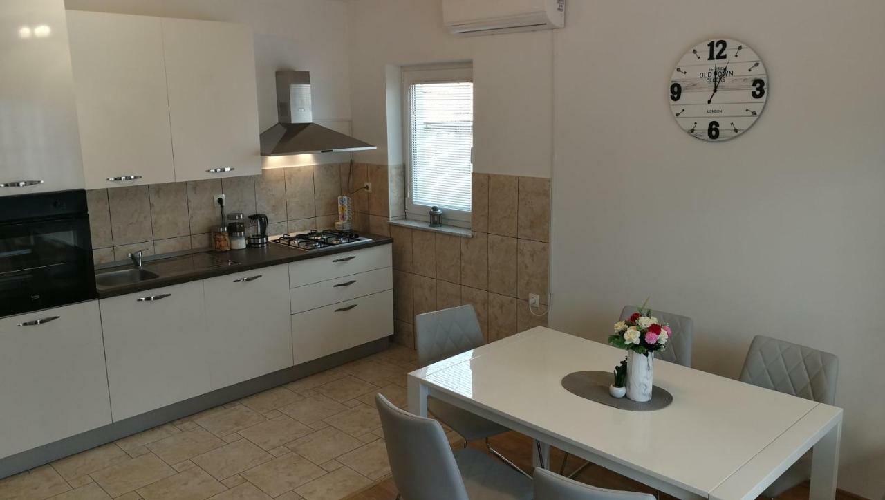 Barbara Apartment Otočac Екстериор снимка